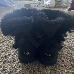 Black Uggs 