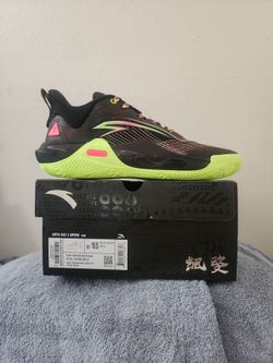 Kyrie IrvingAnta Kai 1 Speed Basketball Shoe US 10.5