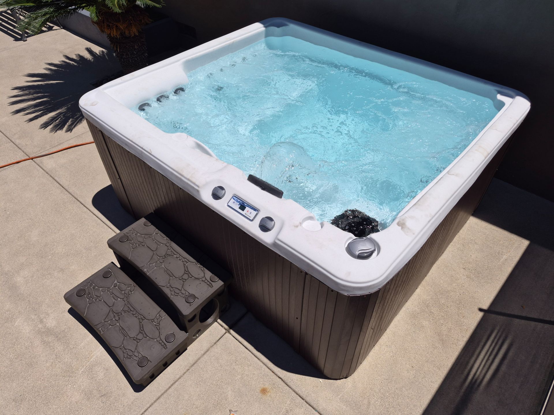 Life Smart hot tub