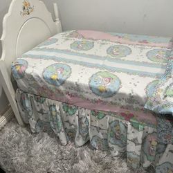 Twin Bed
