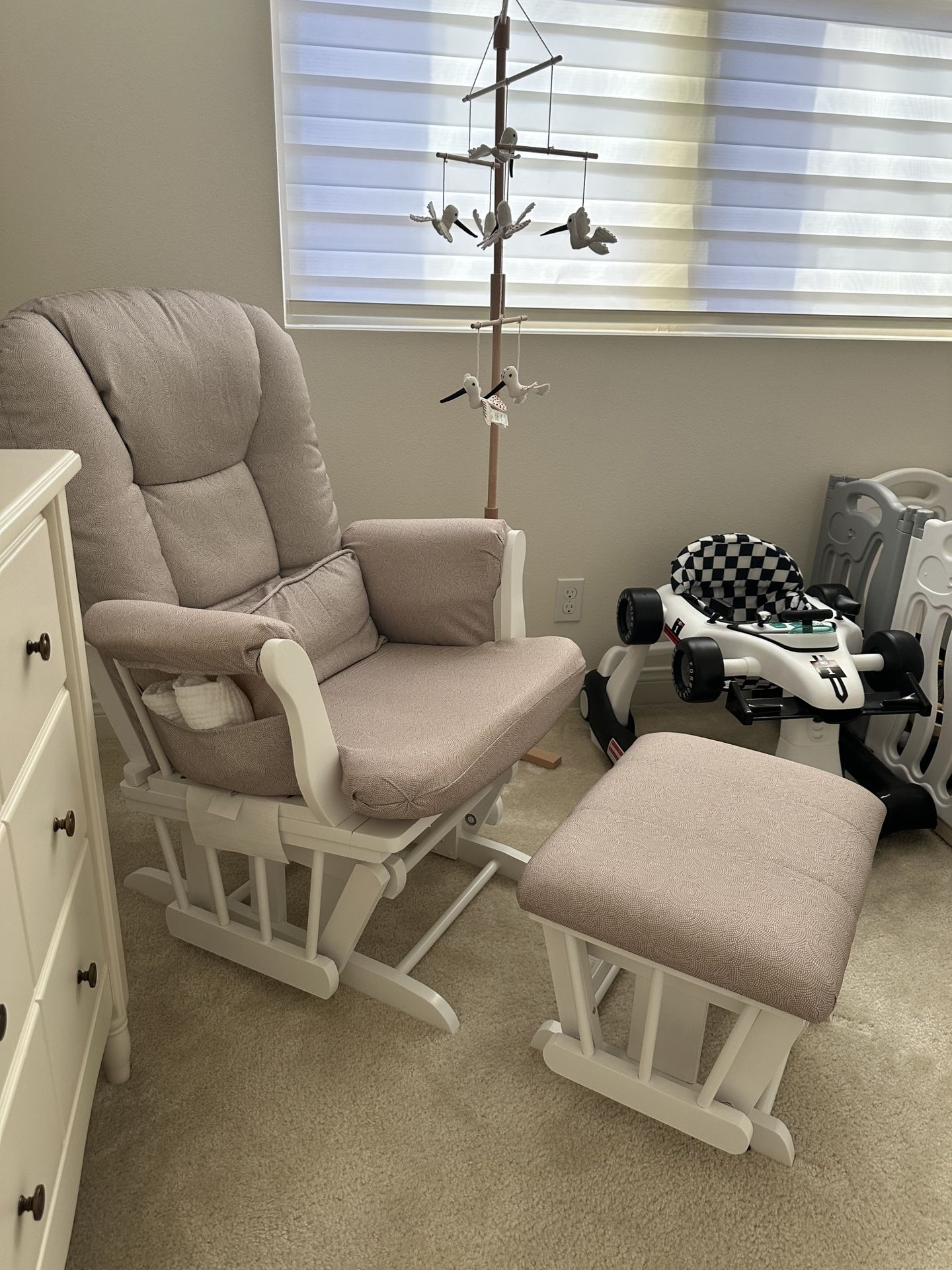 Glider & Ottoman (White/Gray)