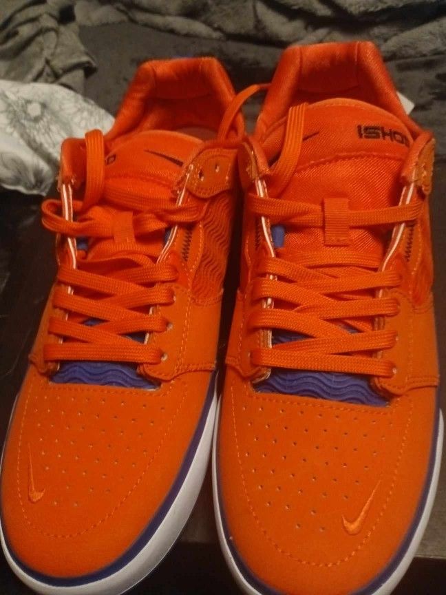 Ishod NiKE (Rare Bronco Color Nike's)