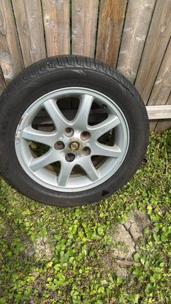 Tire and rim in very good condition 205-55-16