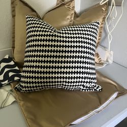 Se Asen Cojines Decorativos De Todo Tipo Y Tamaño 