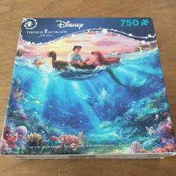 New Disney 750 jigsaw puzzle "Little Mermaid falling in love
Open box but plastic bag still sealed