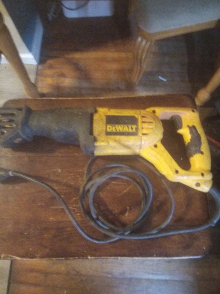 Dewalt Sawzall 40$