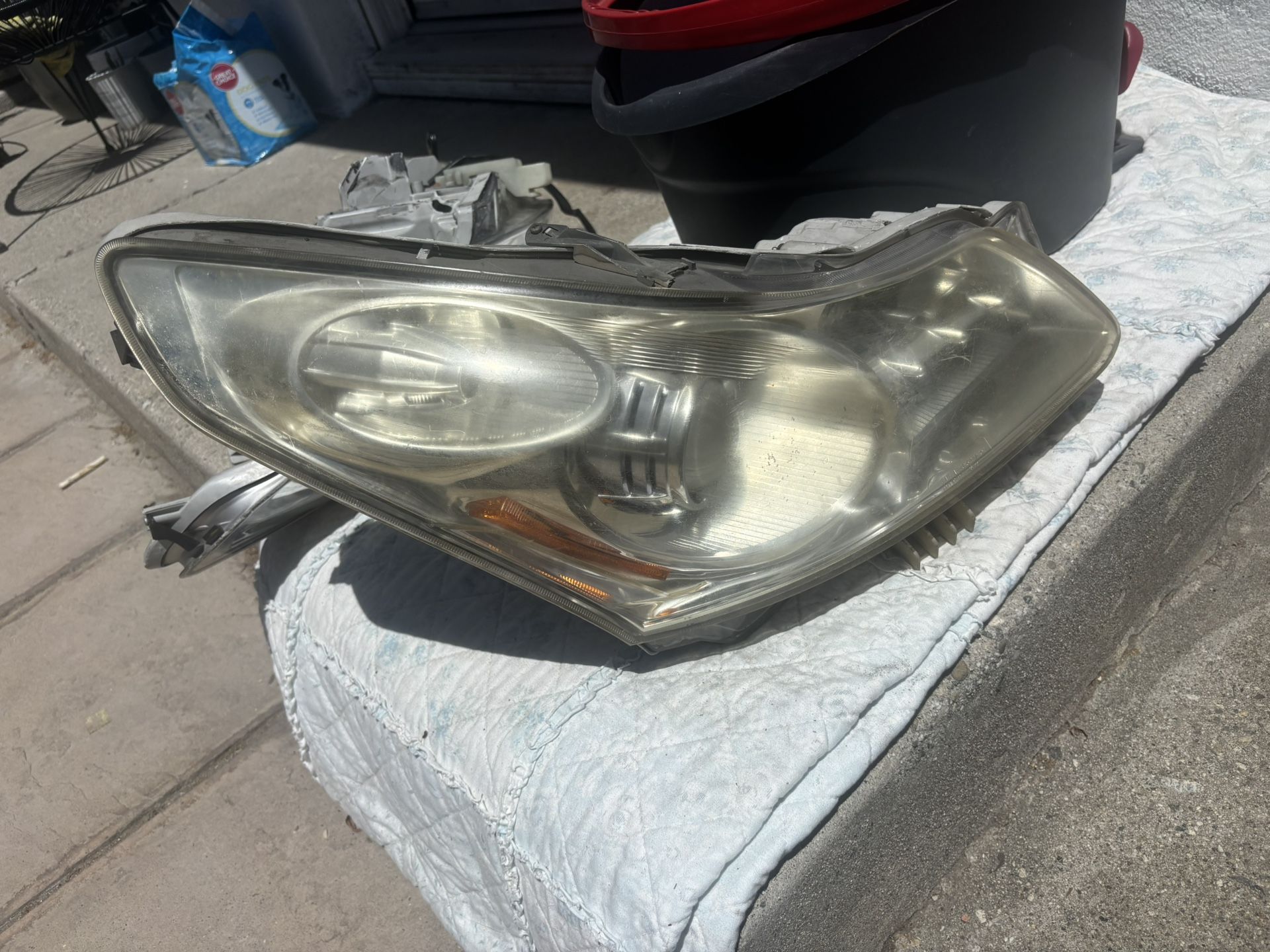 Infiniti G37 Headlights (2008-2010)