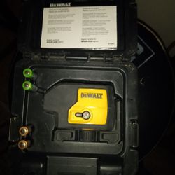 DeWalt 100 Ft. Red-self-Leveling Leveling Three Spot Laser Level With Four AA Batteries And Case