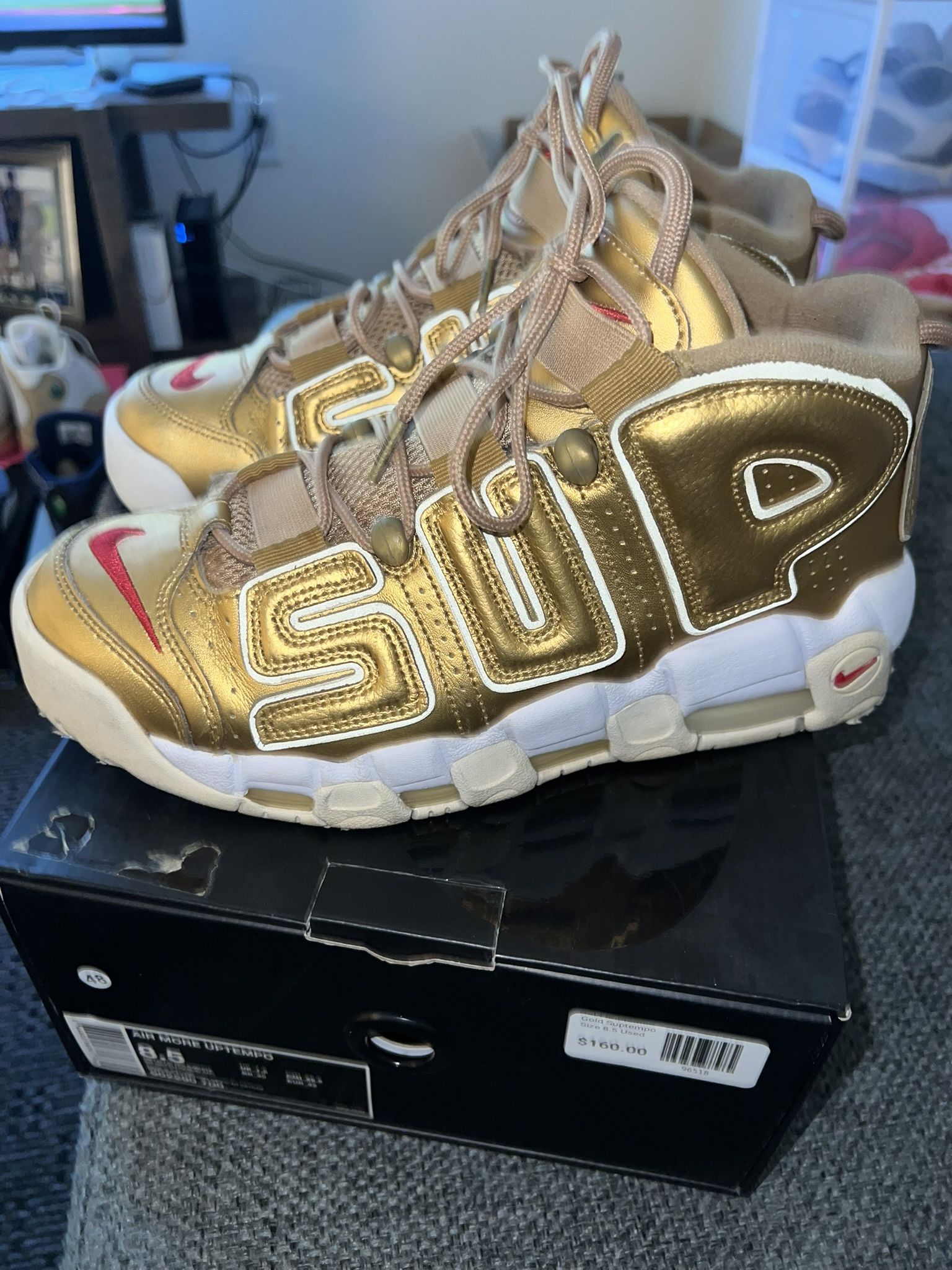 Size 8.5 - Nike Air More Uptempo x Supreme Metallic Gold 2017
