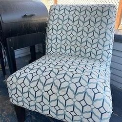 Set Of 2 Wingback Chairs Very Sturdy And Comfortable! 