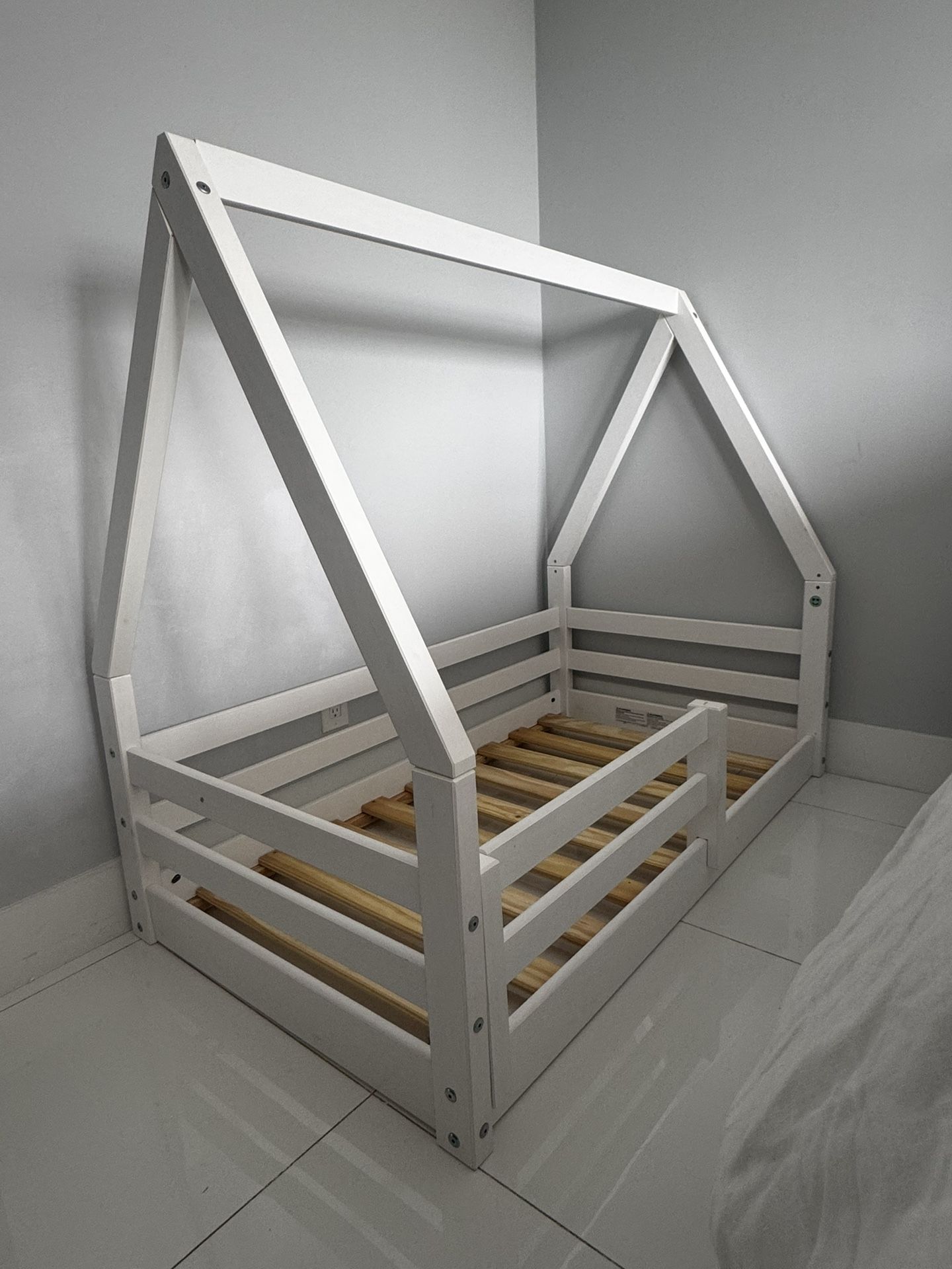 Toddler House Bed