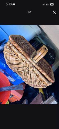 Wicker Picnic Basket with Lid and Handle