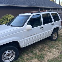 ‘97 Jeep Grand Cherokee Limited V8 1,200 OBO