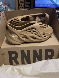 Yeezy Foam runner Sz 13  Ochre