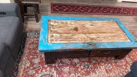 Cocktail table