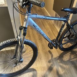 Trek 4 series