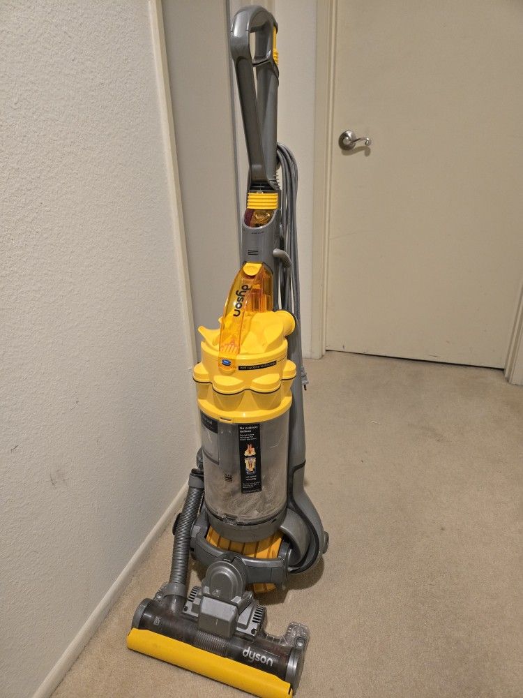 Dyson DC15 Vacuum