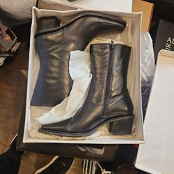 Womens Boots Size 8
