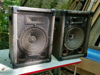 Yamaha speakers
