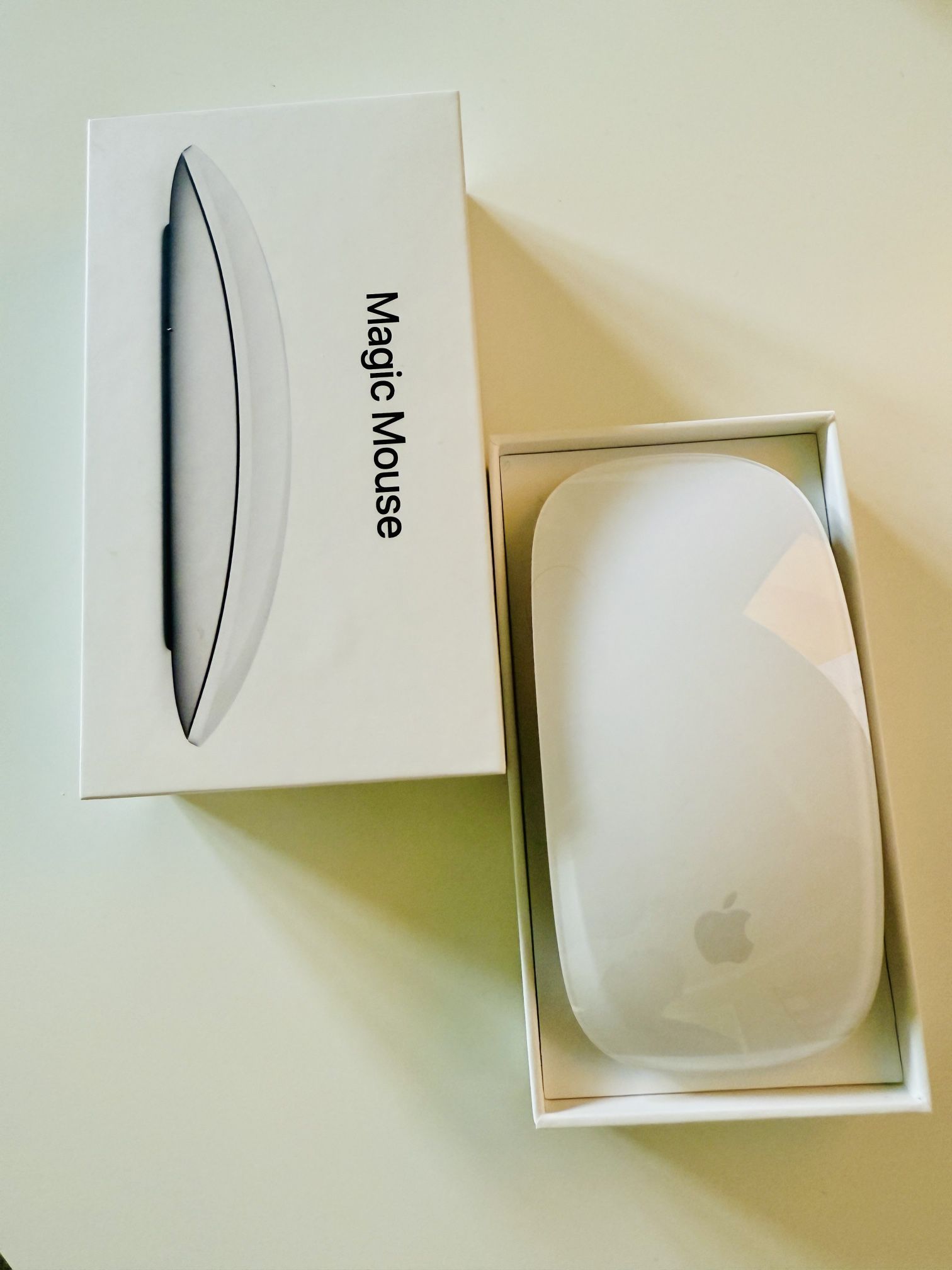 Apple Magic Mouse 2 ! Like New! $65
