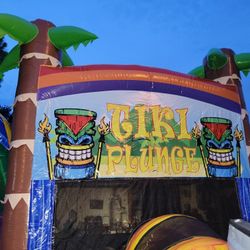 Bounce house,  moonwalk, waterslide FOR SALE.  Brincolin EN VENTA 