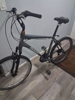 Sedona Giant Mountain Bike  26 Tires