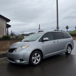 2011 Toyota Sienna LE