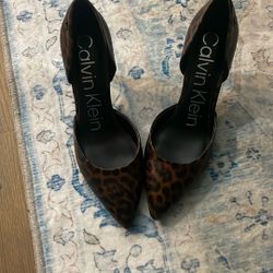 Calvin Klein Women’s Hills