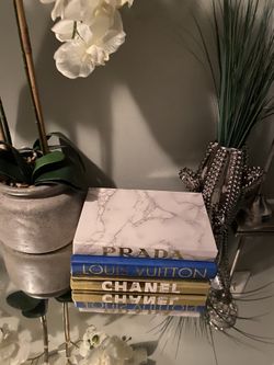 Decor Books