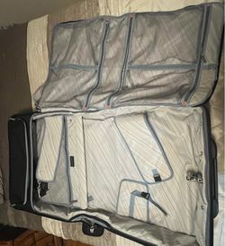 Ricardo suitcase