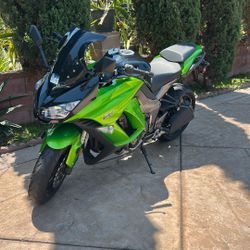 2013 Kawasaki. ninja 1000cc