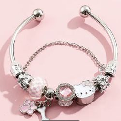 GREAT GIFT HELLO KITTY CHARM BRACELET 