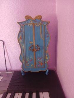 Disney Princess Toy Wardrobe Armoire