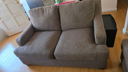 Ashley Furniture Gray Sofa & Loveseat Set – Excellent Condition