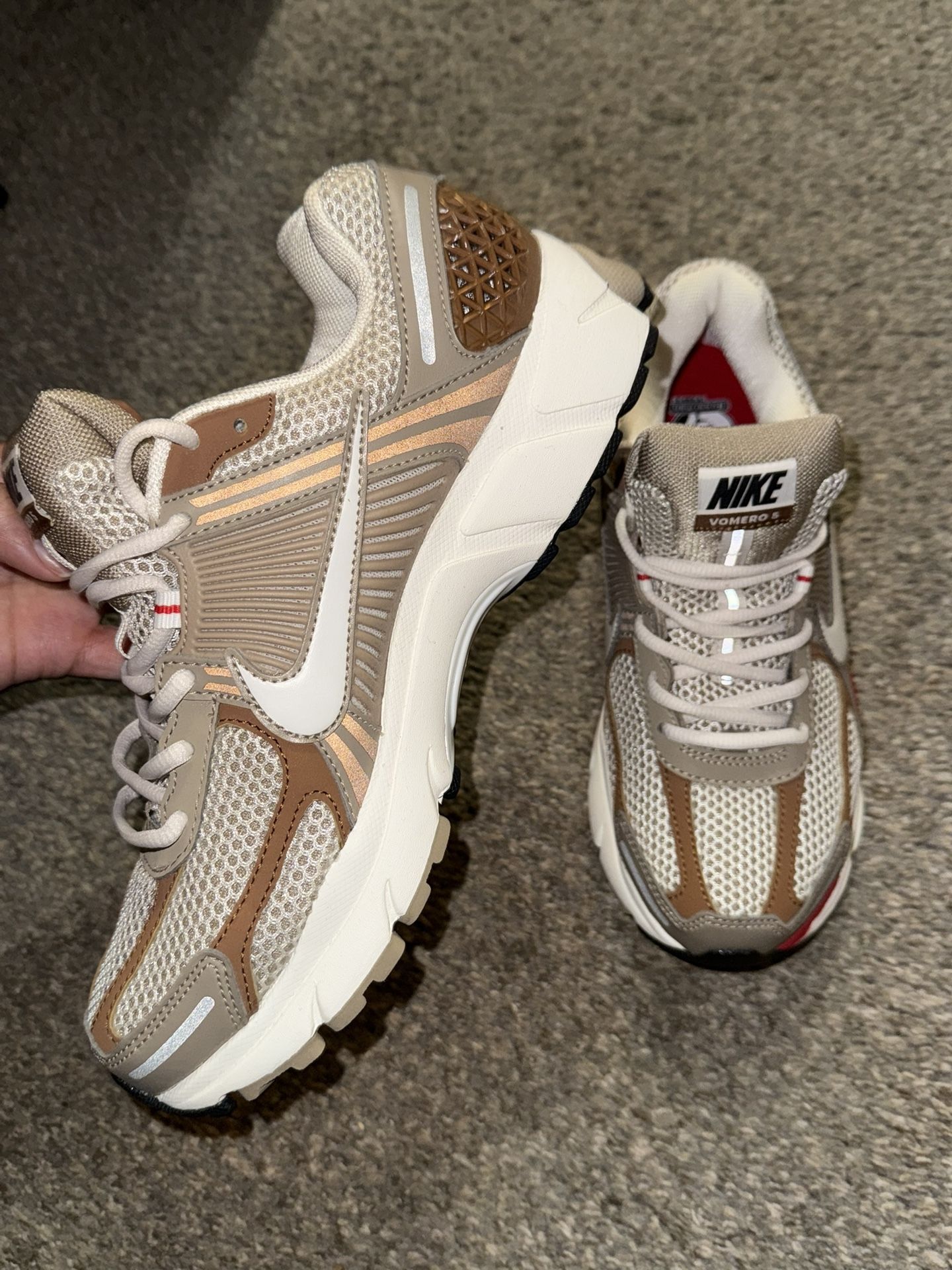 Nike Vomero 5s