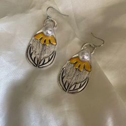 Pearl Leaf 🍃 Teardrop Earrings Vintage Style 