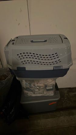Hard-Sided Pet Travel Carrier Crate