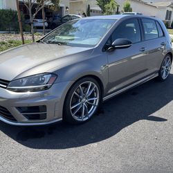 2017 Volkswagen Golf R