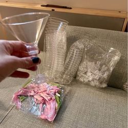 30pk Plastic Martini Glasses w/ Bows