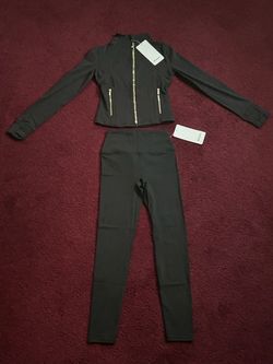 Cropped Black & Gold Lululemon Set