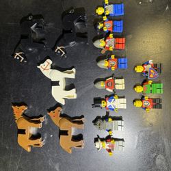 LEGO Castle Knights Horses Minifigure Lot ( Check Description) 