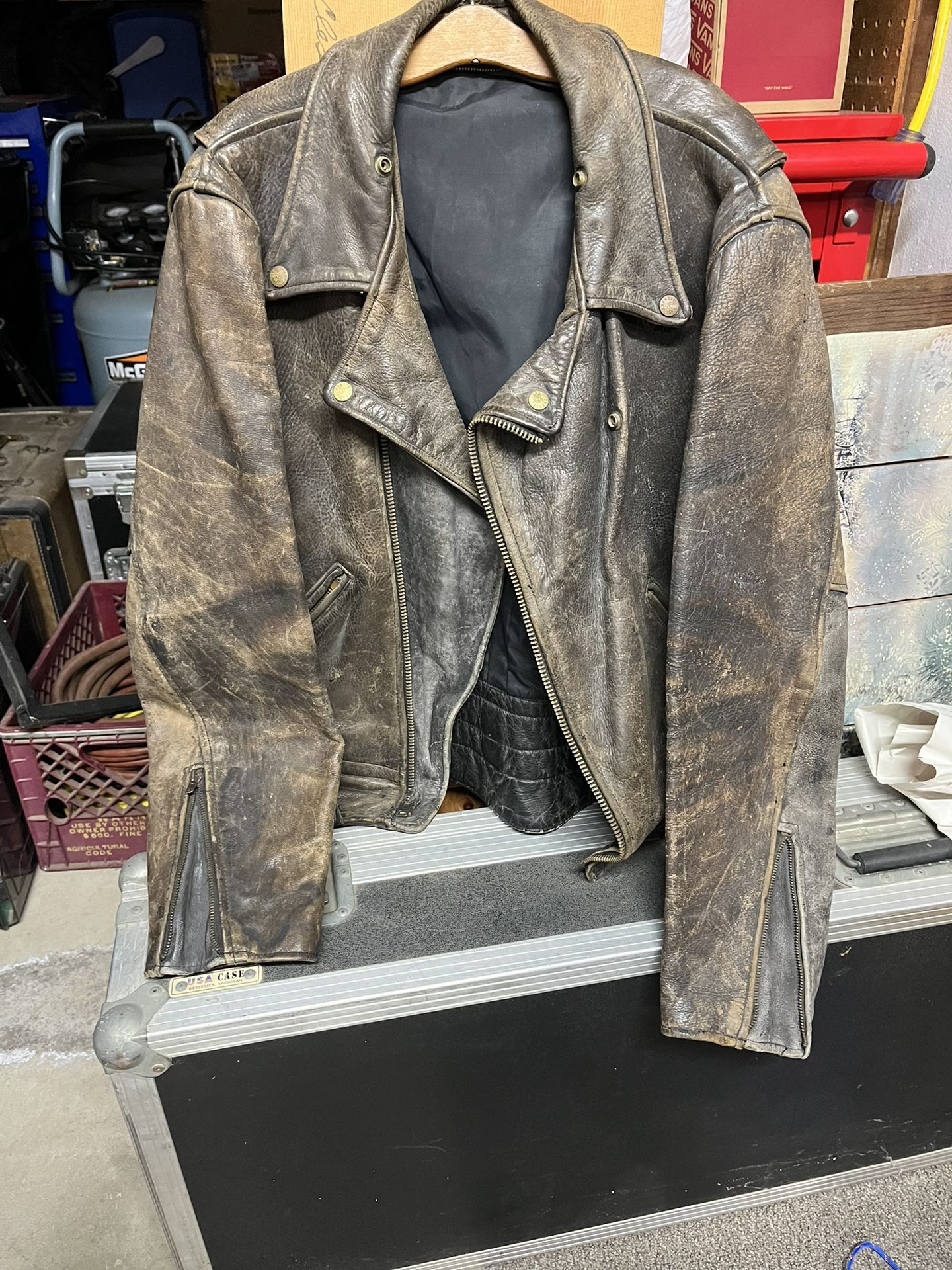 HEAVY DUTY LEATHER JACKET //OBO