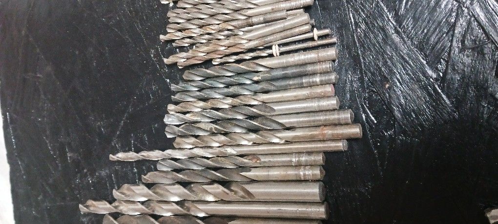 VARIETY OF DRLL BITS (70)+ ALLEN WRENCHES