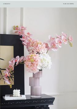 ✨Elegant Pink Glass Vase w/ Artificial Floral (Brand New)