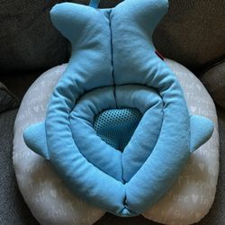 Skip Hot Sink Bath Tub And U Pillow