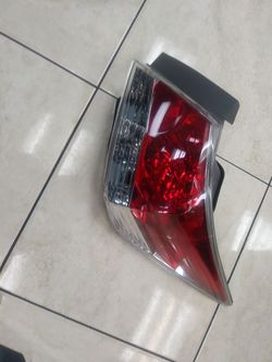 2008 2012 Honda accord right rear taillight.