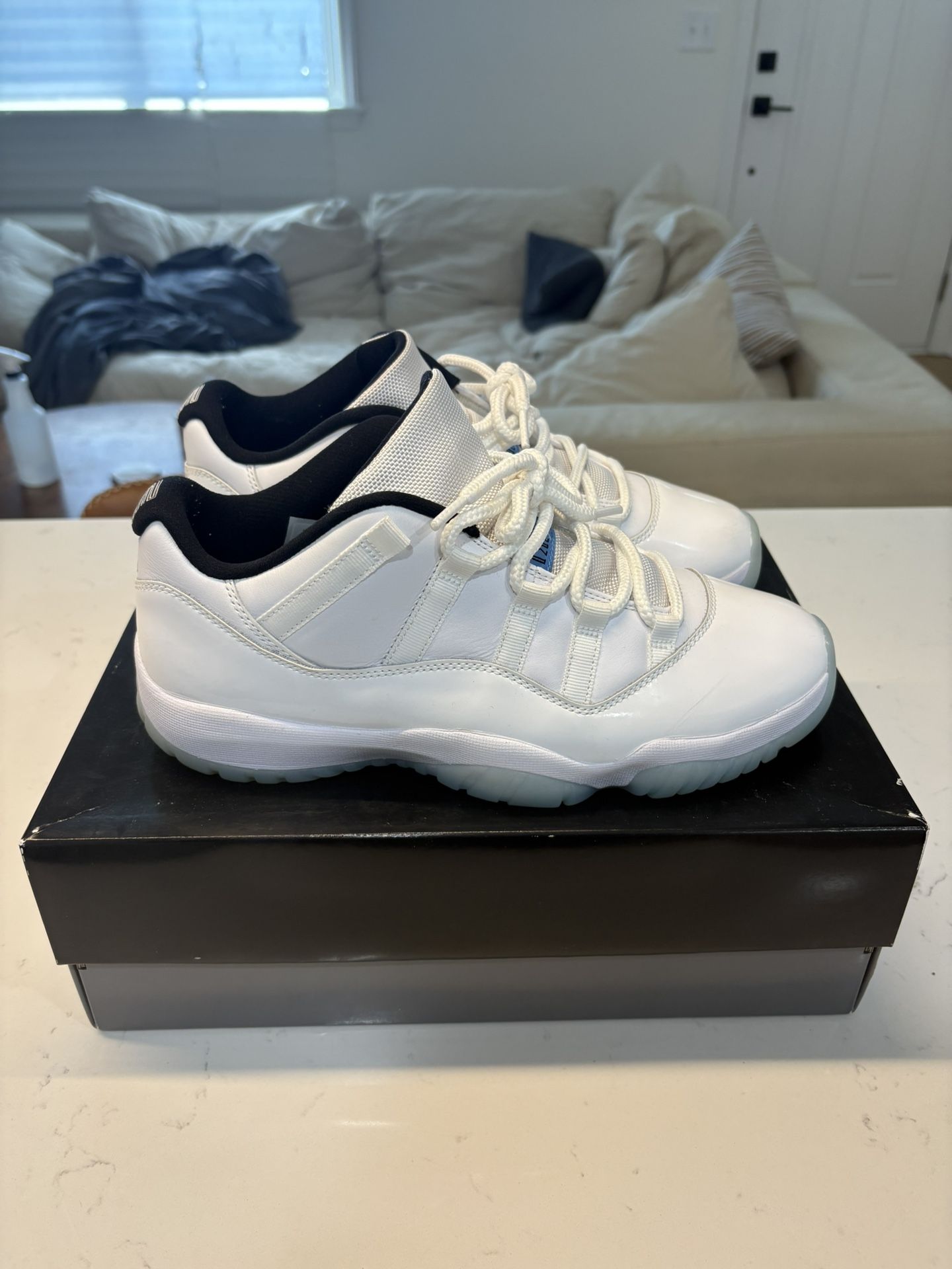 Jordan 11 Low Legend Blue Size 9.5