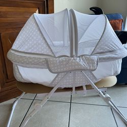 Baby Bassinet in White