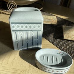 2-Pcs ‘BATHROOM DECOR’ Set - As New!