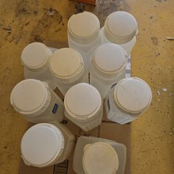10 Storage Container 